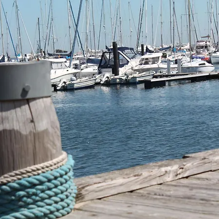 Landferienwohnung Im Gutshaus Ofc 28 Rostock